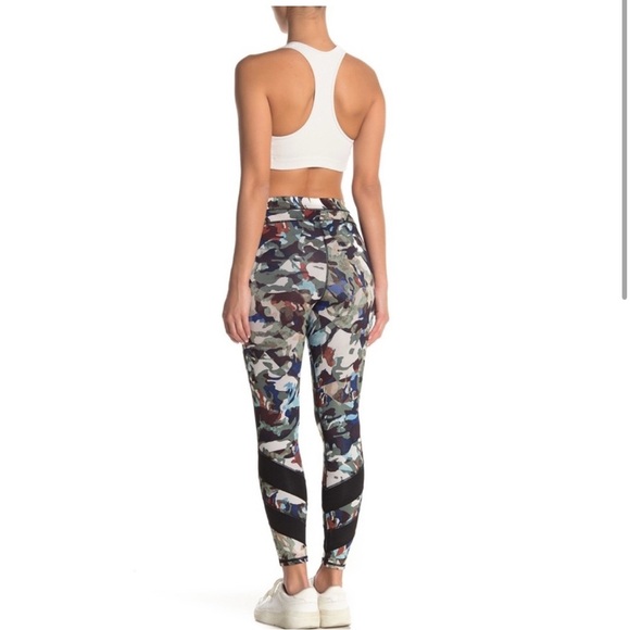 Free People FP movement size Medium Daybreak Camo 7/8 Legging with mesh - Picture 2 of 5